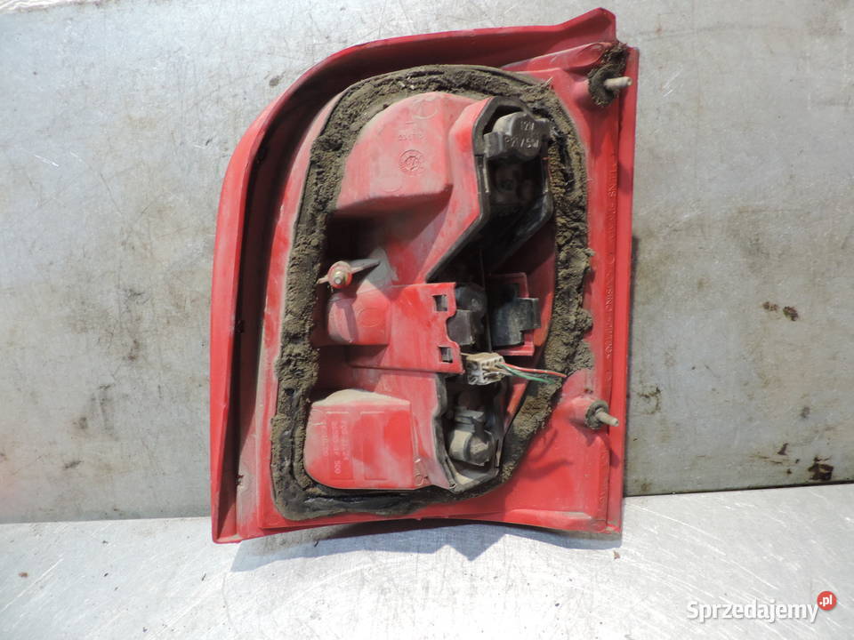 LAMPA TYLNA LEWA NISSAN MICRA K11 5D Rok produkcji 1999 Nowy Sącz
