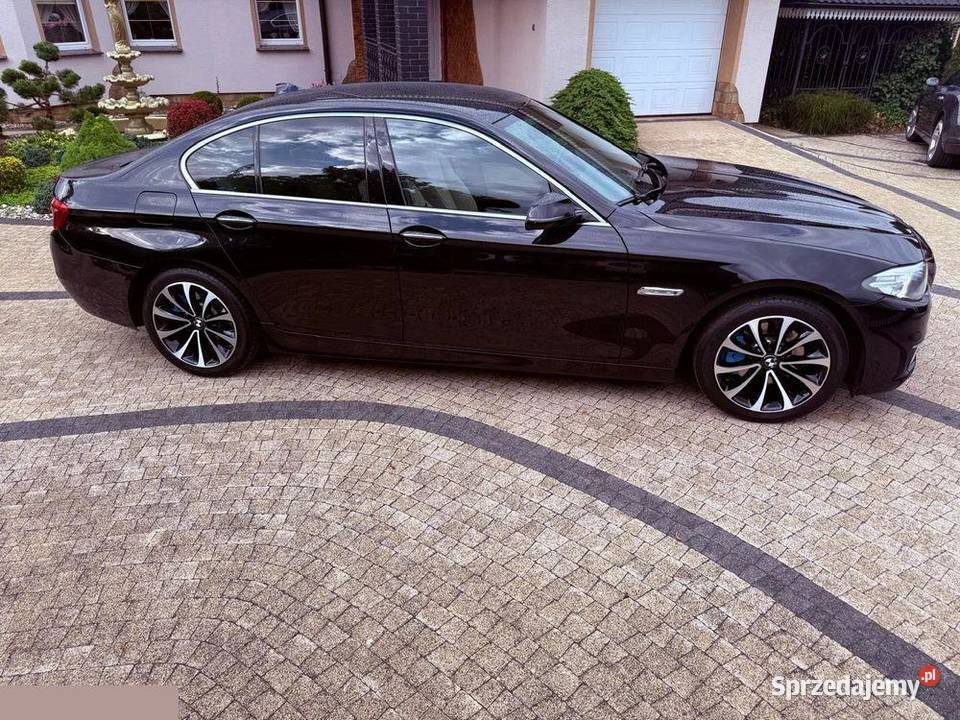 BMW Seria 5 520d xDrive Luxury Line 2016r automatyczna