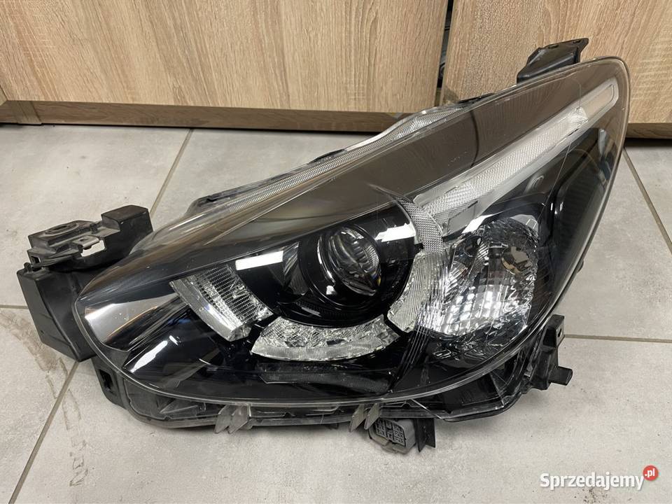 Mazda 2 reflektor full led lewy przód osobowe Kozubszczyzna