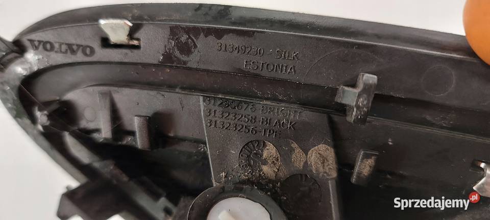 TRÓJKĄT ZAŚLEPKA BŁOTNIKA PRAWY PRZÓD VOLVO V40 Błotniki Międzychód