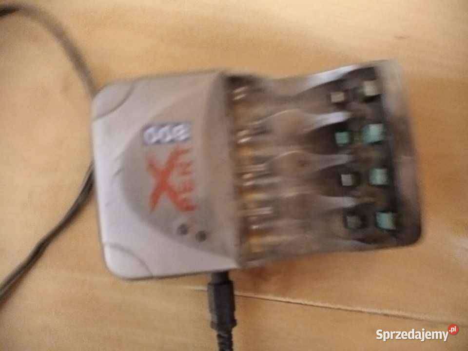 Ładowarka do baterii AA i AAA Hycell Xpert 800 Jordanów