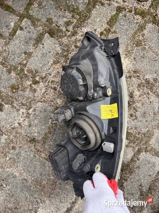 Lampa przód prawa Opel Corsa C Ostrów Wielkopolski sprzedam