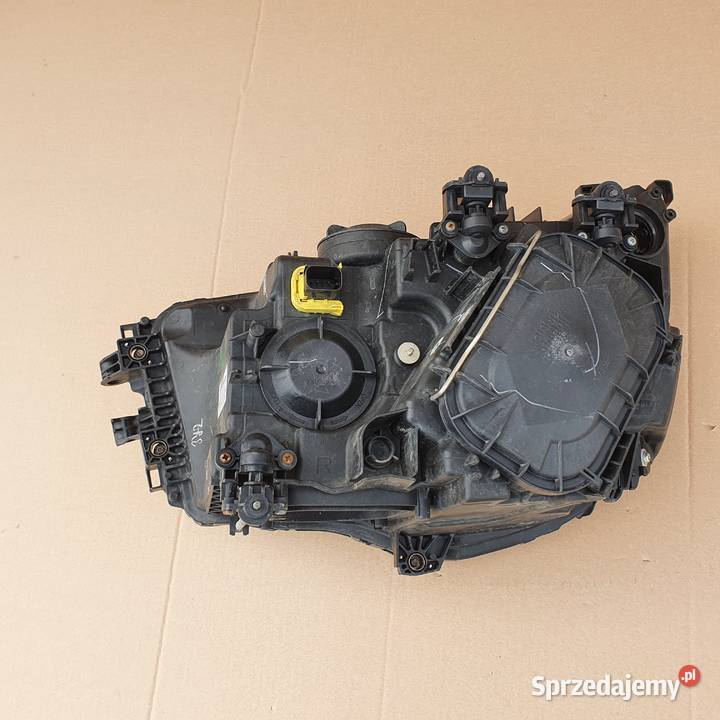 MERCEDES ANTOS AROCS REFLEKTOR PRAWY LAMPA PRAWA Motoryzacja