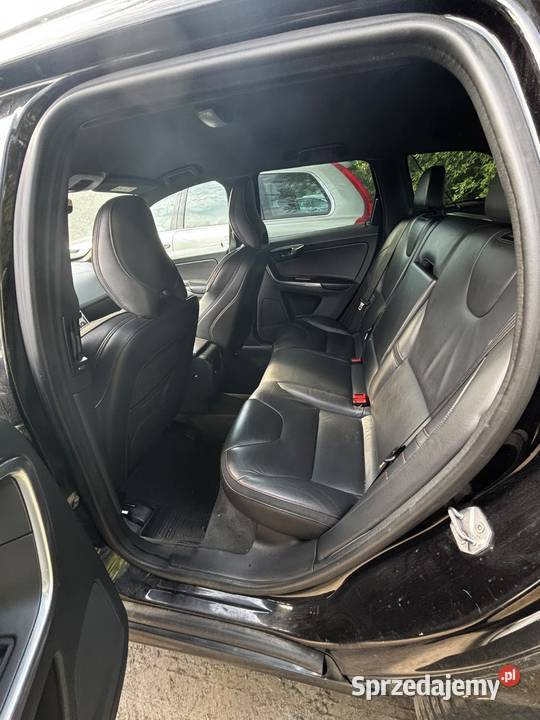 VOLVO XC60 wersja OCEAN REACE
20diesel D3 2015r czujnik parkowania Świebodzin