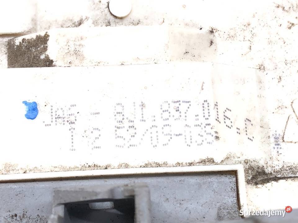 ZAMEK DRZWI PRAWY PRZÓD AUDI A4 B8 Hatchback podkarpackie