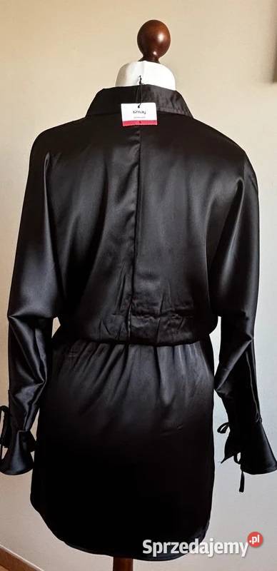 sukienka czarna z gumką i falbaną guziczki zachodniopomorskie Szczecin