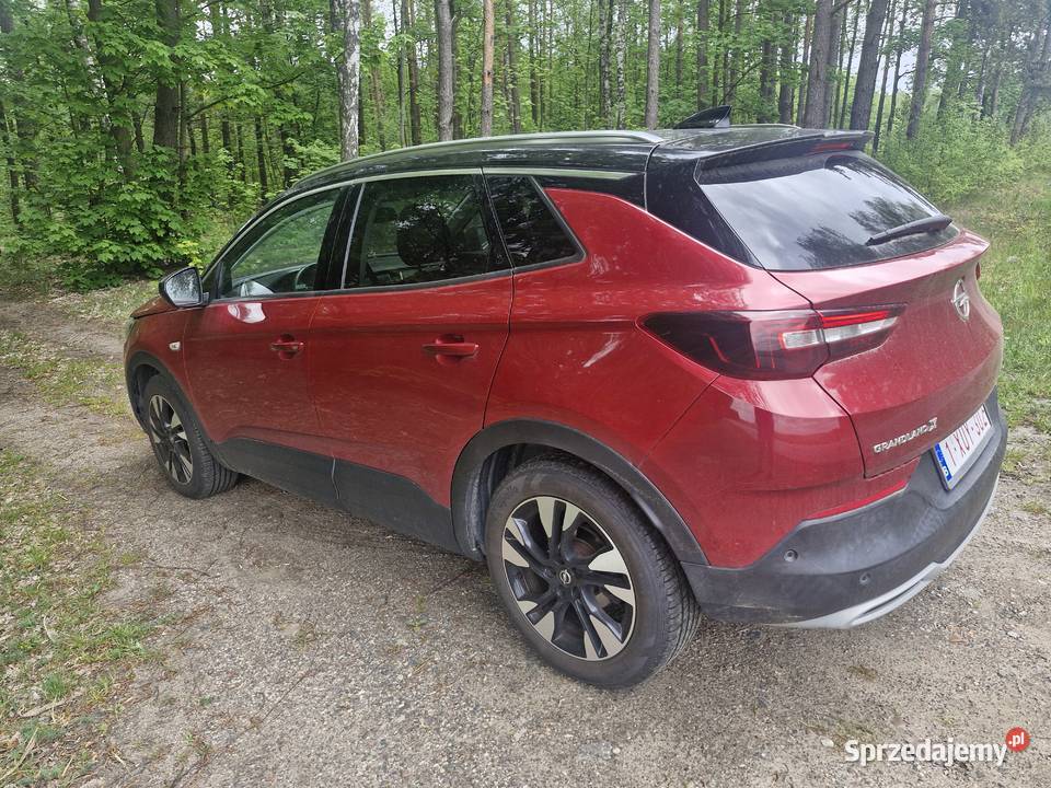 Bordowa perła metalik z czarnym dachem Grandland X Trzcianka