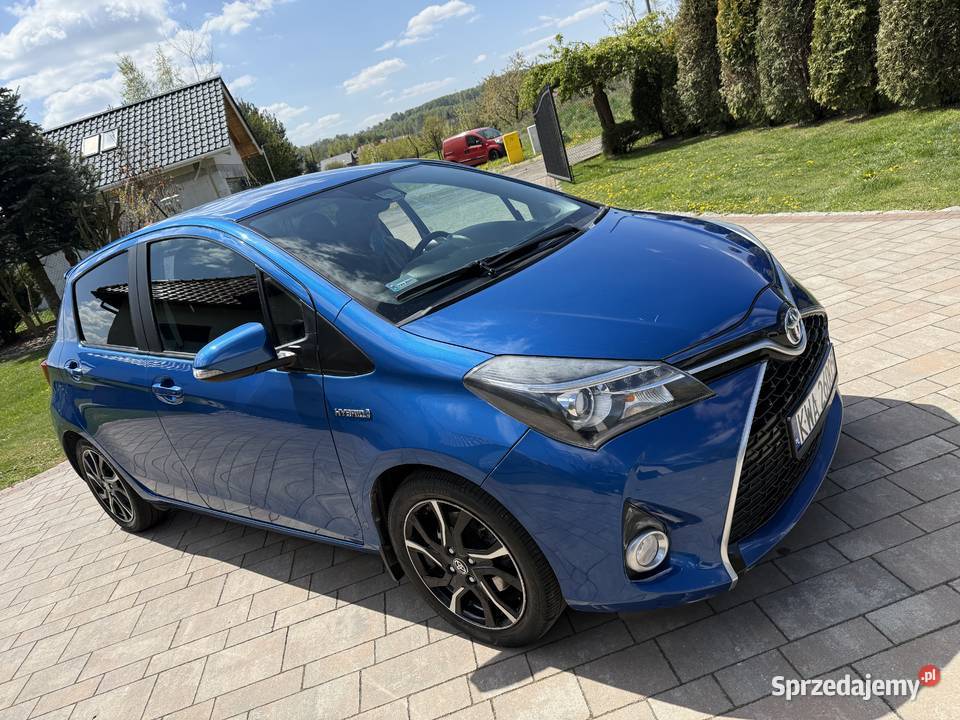 Toyota yaris hybrid Łączany