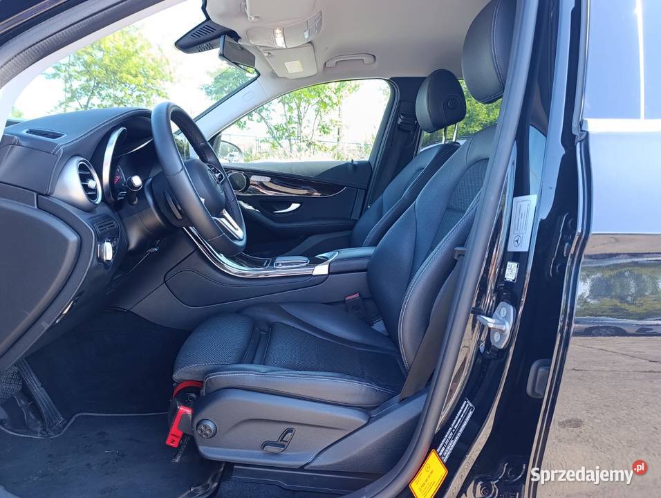 GLC 200 4Matic Saloin Polska Bezwypadkowy pakiet Warszawa sprzedam