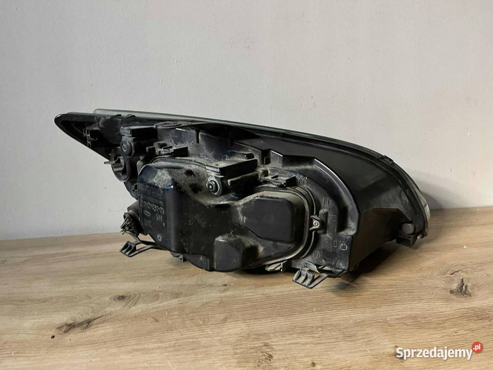 FORD FOCUS MK2 Lampa LEWY przód XENON czarna Lipsko