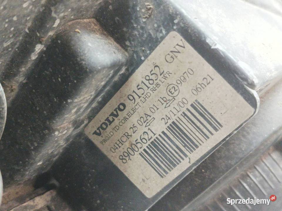 LAMPA PRZÓD PRAWA 9151852 89005621 Volvo V70 II