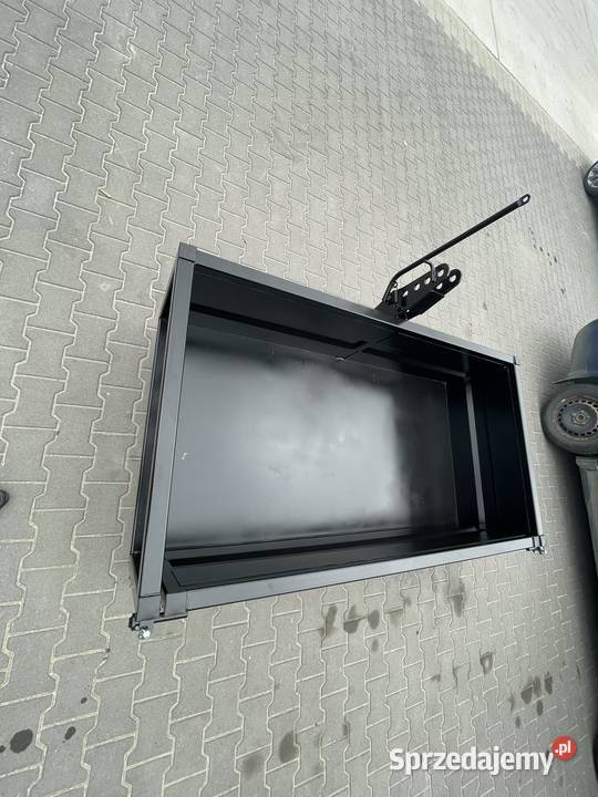 Skrzynia transportowa 185m tuz przódtył łódzkie Zabłocie