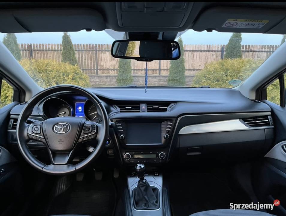 Toyota Avensis T27 EditionS 286000km Skłudy sprzedam