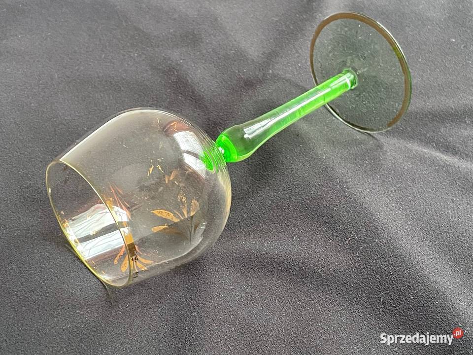 Szklana lampka do wina zielona nóżka stopka zachodniopomorskie Kołobrzeg sprzedam