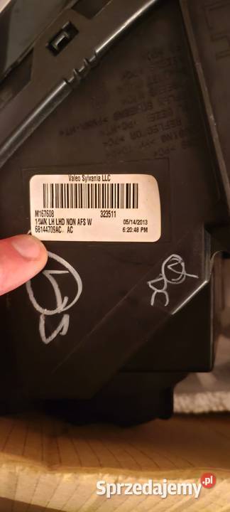 JEEP GRAND CHEROKEE WK2 14 BI XENON nie skrętny Lampy przednie sprzedam