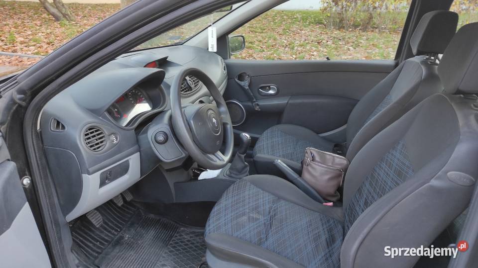 Renault Clio 2007 12 benzyna z clima tanio lakier metallic Chodzież sprzedam
