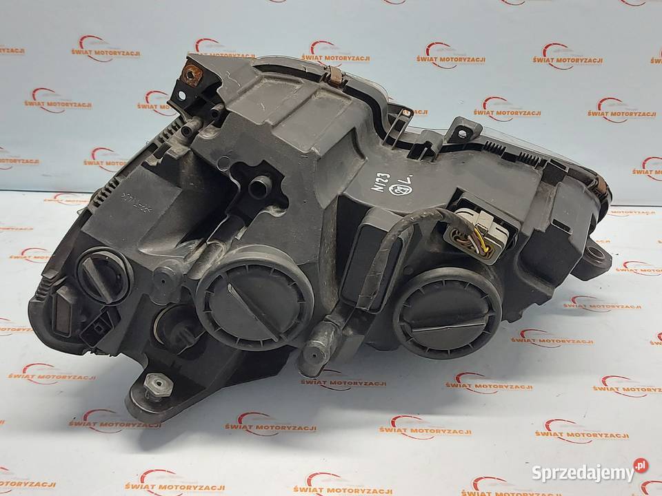 MERCEDES CLC CL203 10r lampa prawa przód