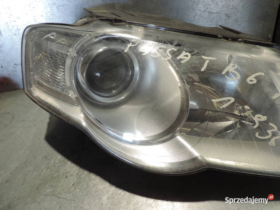 LAMPA PRAWY PRZÓD VW PASSAT B6 EUROPA