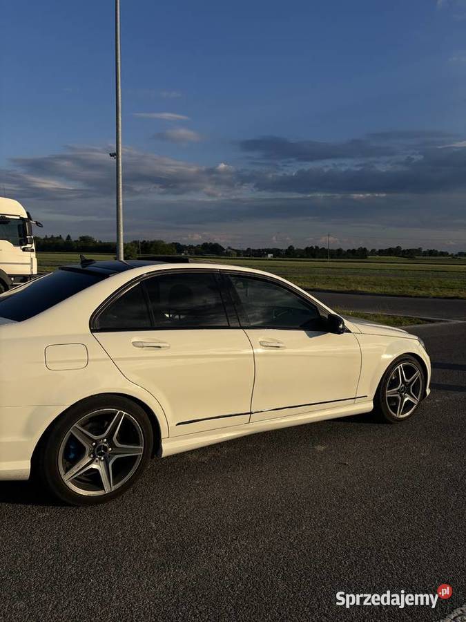 MercedesBenz Klasa C W204 30 2010 Pakiet AMG 350 Staszów