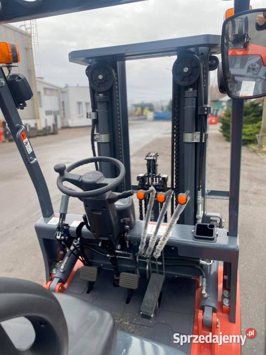 Gazowy wózek widłowy NOWY 25 T Triplex LPG Gdynia