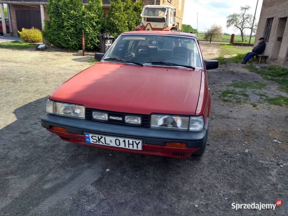 Mazda 626 20 GLX radio Mokra