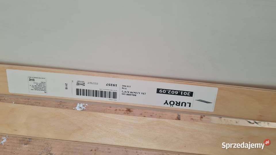 Łóżko rozkładane 130 SUNDVIK 80 x 200 i żyrandol Zambrów sprzedam
