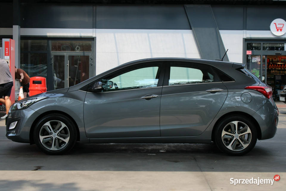 Hyundai i30 BezwypadkowyDoinwestowany bogata garażowany Samochody osobowe Gliwice