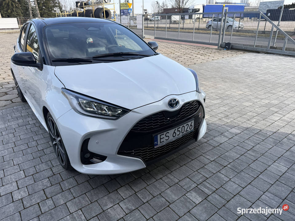 Toyota Yaris Hybrid 15 GR Sport Salon Polska 1490cm3 Skierniewice