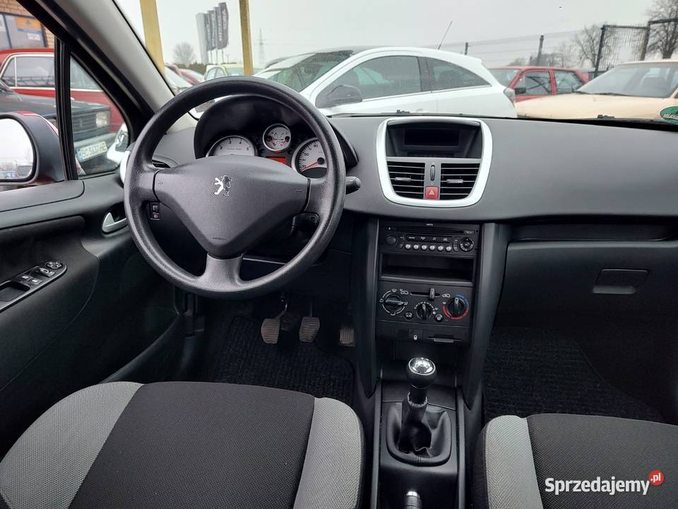 PEUGEOT 207 14 BENZYNA Leszno