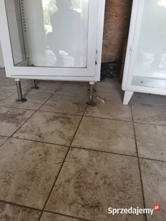 witryna serwantka biloteczka szafa medyczna loft Szczurowa sprzedam