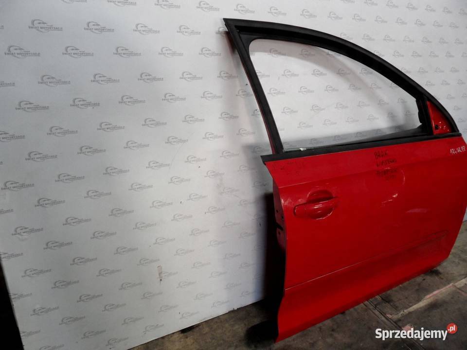 SKODA RAPID SPACEBACK drzwi prawy przód