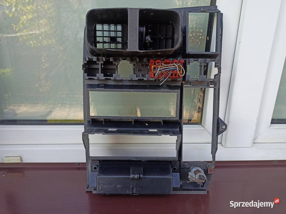 Opel Omega A konsola środkowa panel nawiew Sieradz sprzedam