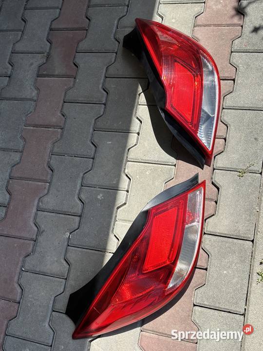 Na części Opel Insignia drzwi lampy fotele autoalarm