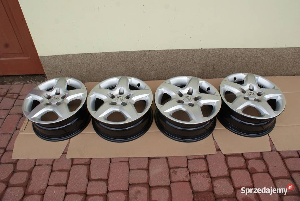 65Jx16 Opel Astra H Meriva B Kołpaki Średnica 16" Nozdrzec sprzedam