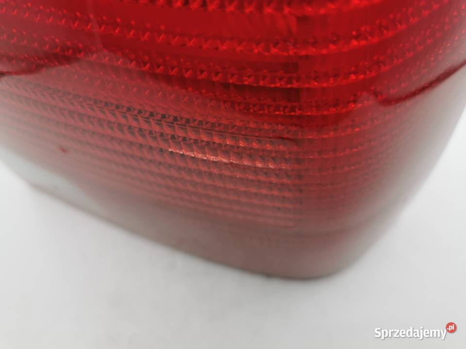 Lampa Prawy Tył Tylna Prawa VW Passat B5 Sedan