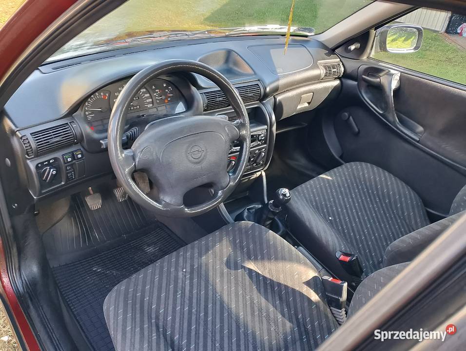 Opel Astra F classic sedan wspomaganie 203000km Turek