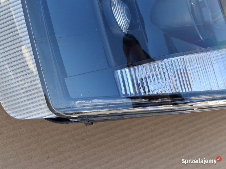 RENAULT PREMIUM REFLEKTOR PRAWY LAMPA PRAWA Bieleń