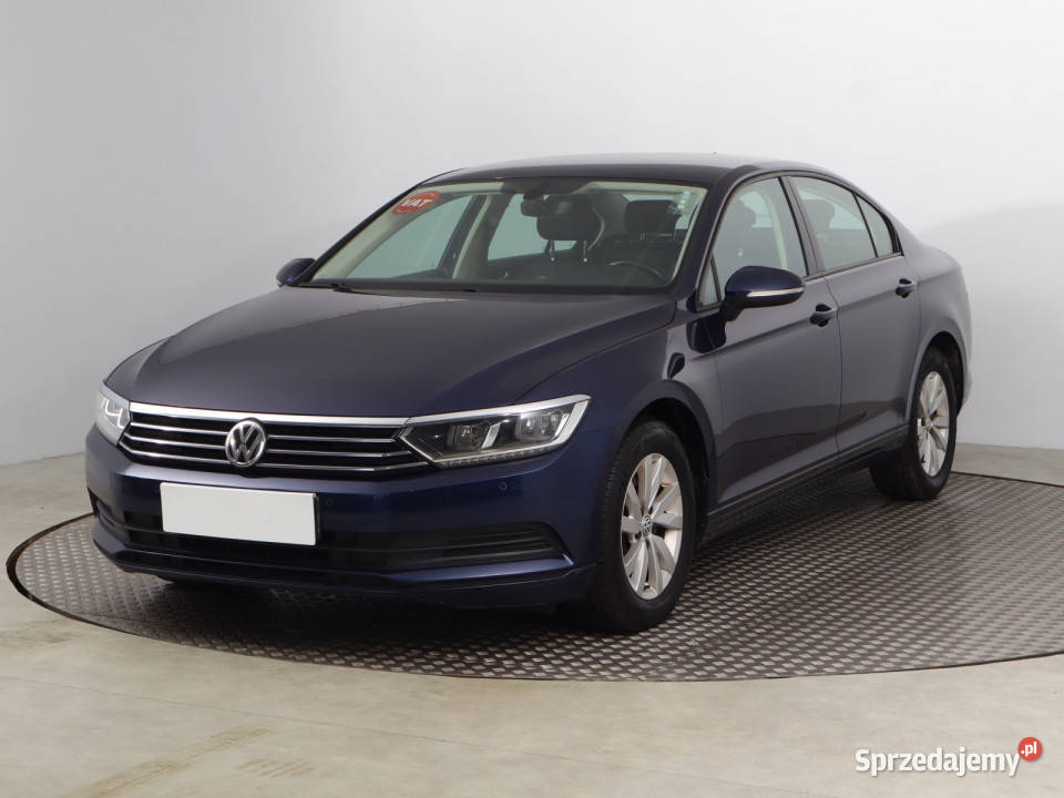 VW Passat 14 TSI światła do jazdy dziennej