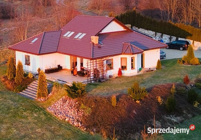 Komfortowy dom na wzgórzu z dużą działką i Liczba pokoi 5 Trzebinia