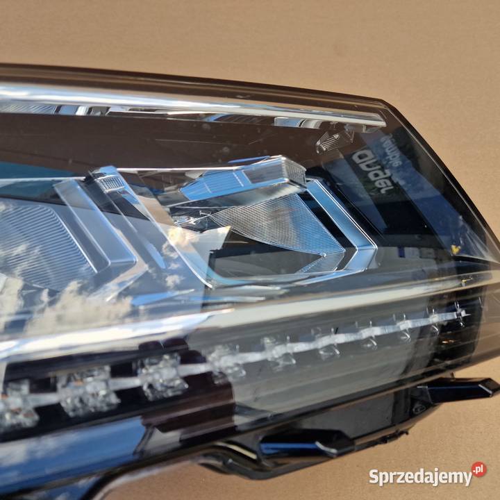 VW TIGUAN II 5NB LAMPA REFLEKTOR PRAWY osobowe Bieleń sprzedam