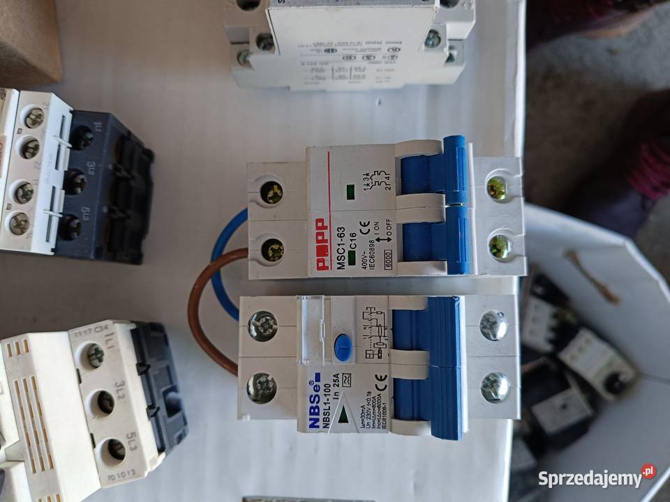 Wyłącznik stycznik przekaźnik bezpieczniki itp Pozostałe