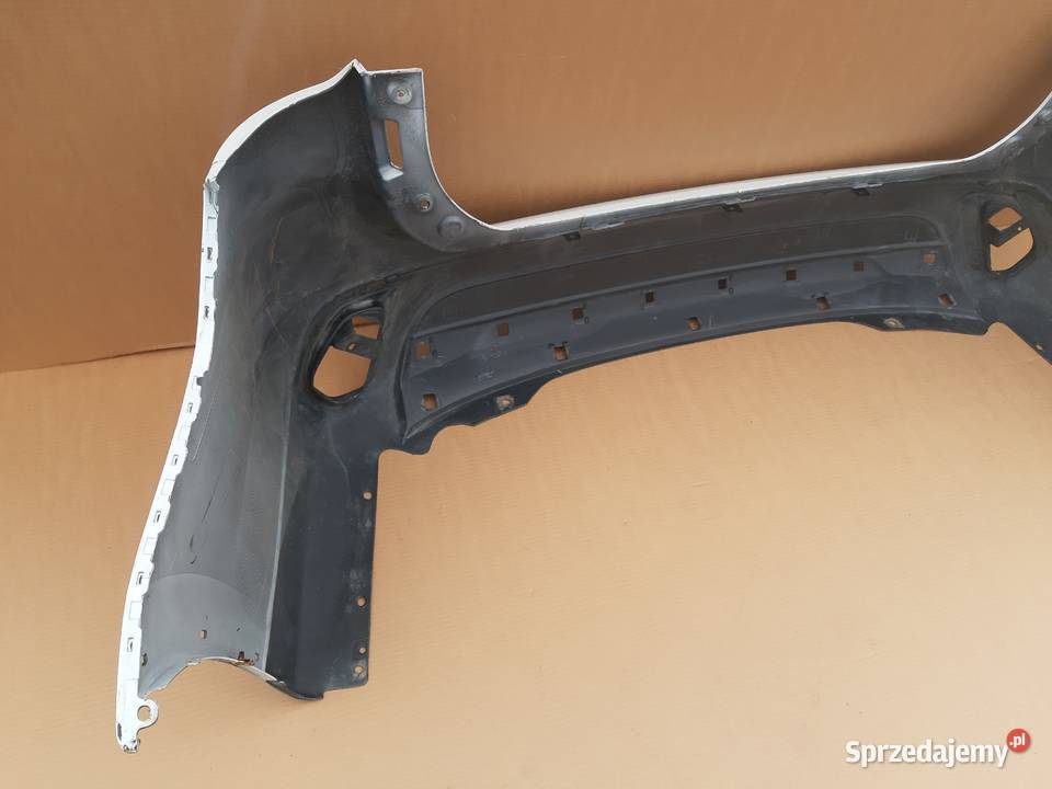 MITSUBISHI OUTLANDER III 3 ZDERZAK TYŁ TYLNY Trzciel