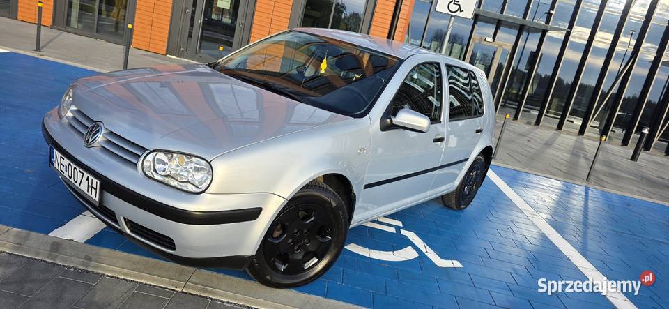 Volkswagen Golf IV 16 102 5 DRZWI Super Stan sprzedam
