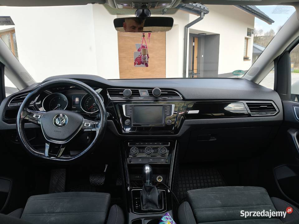 VW Touran 20 TDI 150 fulla wypasss podgrzewane fotele Zawada