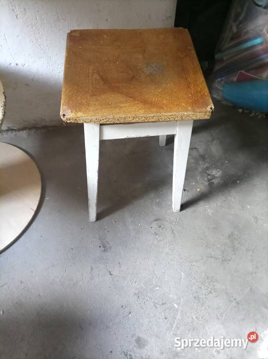 krzesla taborety i pufy PRL
