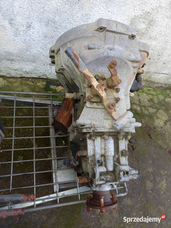 skrzynia biegów do nissan atleon 2010r Majdan Królewski