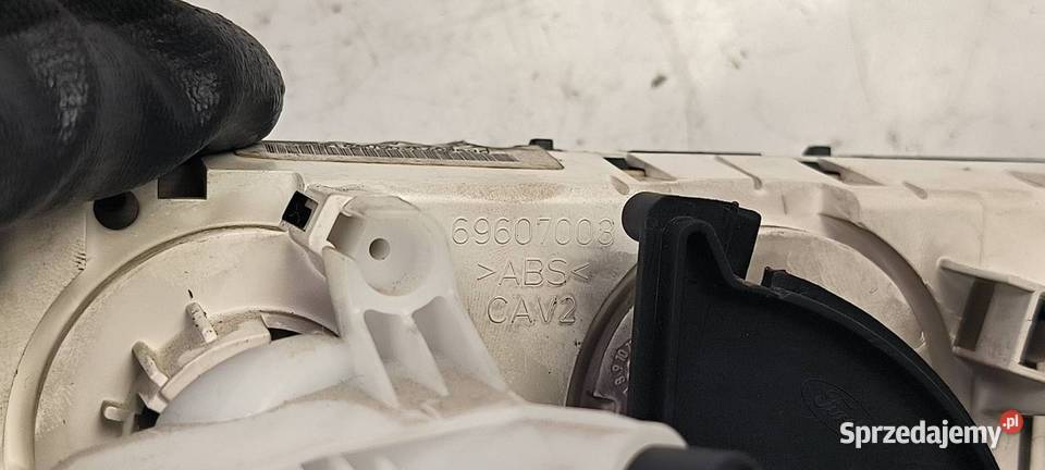 PANEL KLIMATYZACJI FORD FOCUS 3M5T19980AD Lipno