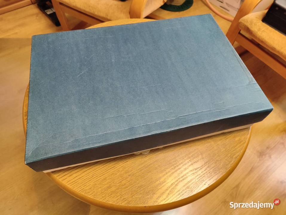 Piękny zestaw kieliszków z porcelany z motywem Kalisz