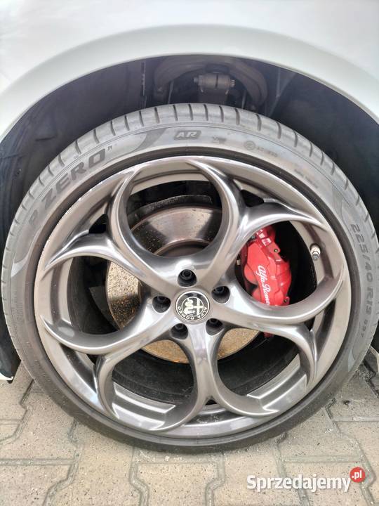 Sprzedam używane letnie opony Pirelli fabryczne