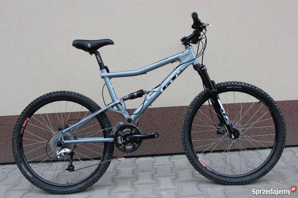 gt marathon sport mountain bike